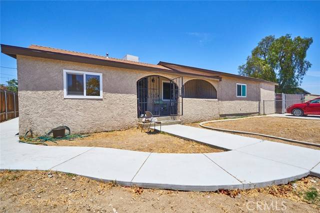 Fontana, CA 92335,8357 Hemlock Avenue