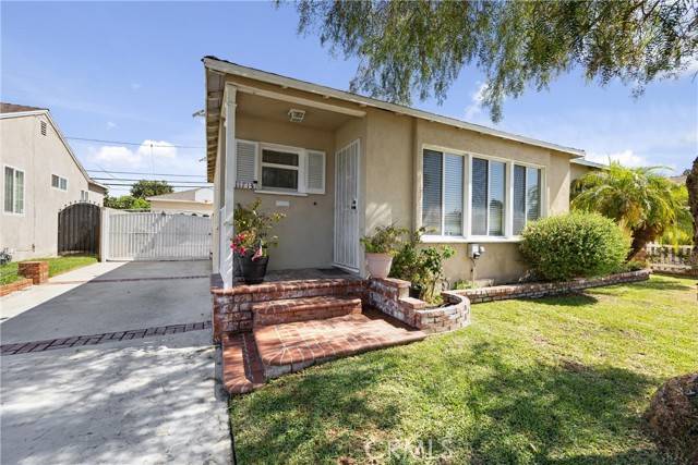 Santa Fe Springs, CA 90670,11713 Parkmead Street