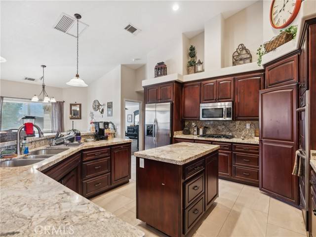 Pinon Hills, CA 92372,8446 Icicle Drive