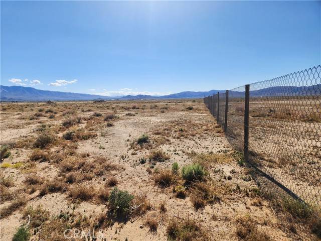 Lucerne Valley, CA 92356,2 Hobart