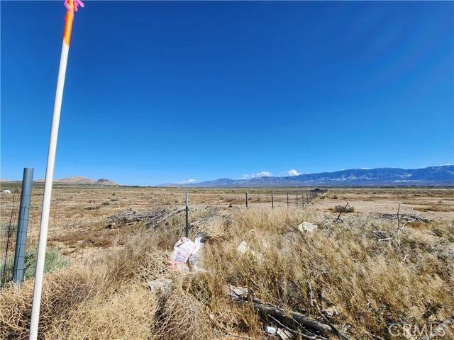 Lucerne Valley, CA 92356,2 Hobart