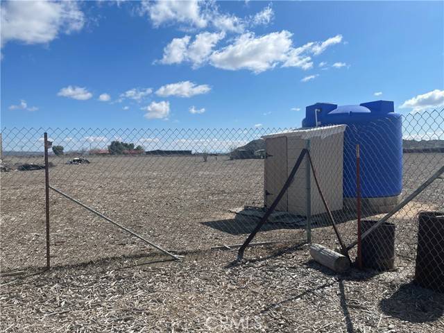 Adelanto, CA 92301,975 Colusa Road