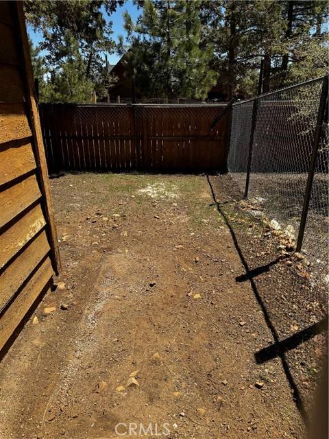 Sugarloaf, CA 92386,533 Pine Ln