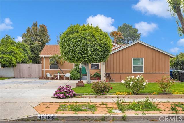 Granada Hills, CA 91344,10956 Gloria Avenue