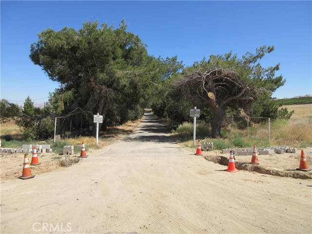 Apple Valley, CA 92308,19968 Bear Valley
