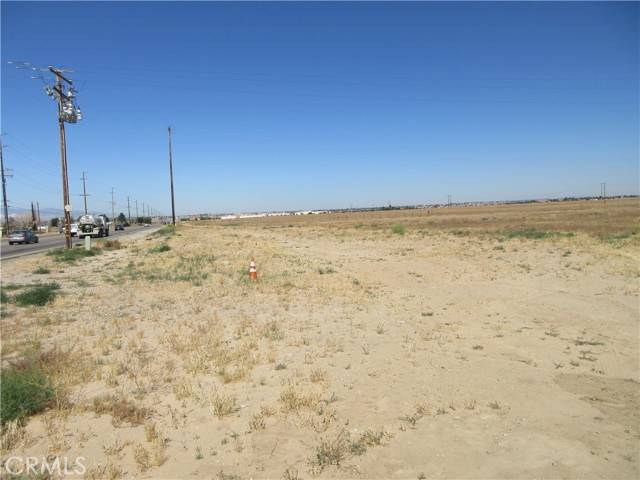 Apple Valley, CA 92308,19968 Bear Valley