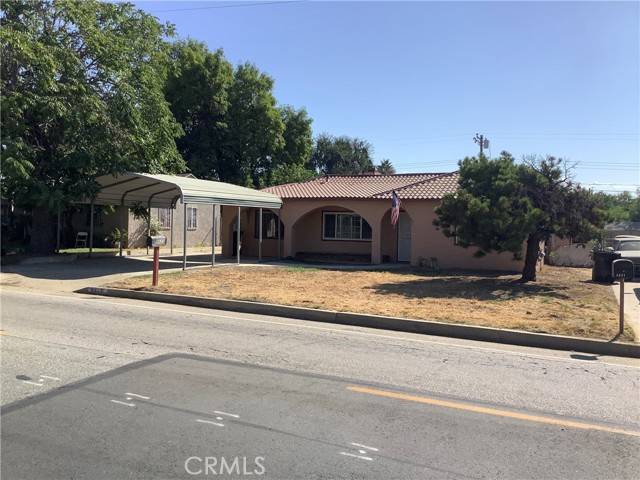 Fontana, CA 92335,8633 Locust Avenue