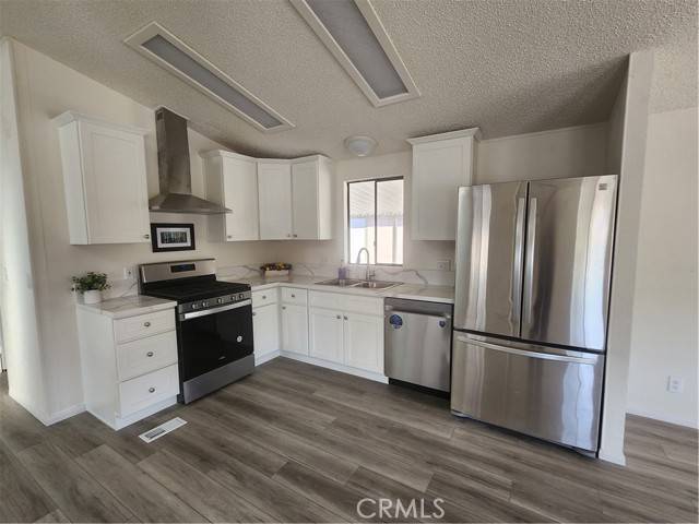 Hemet, CA 92543,1300 W Menlo #114