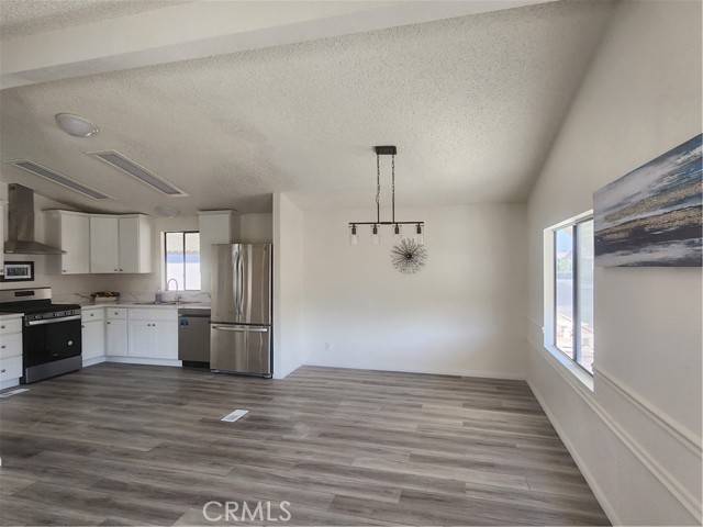 Hemet, CA 92543,1300 W Menlo #114