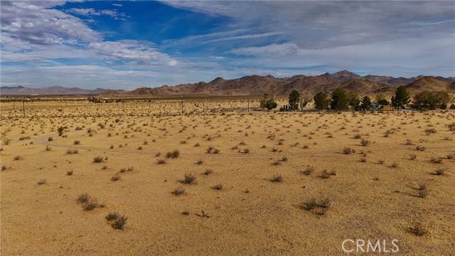 Lucerne Valley, CA 92356,709 Waalew