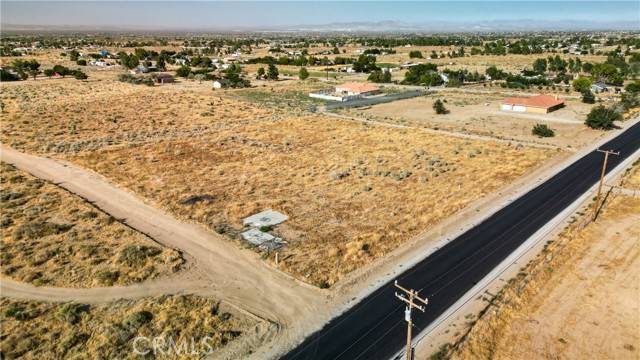 Phelan, CA 92371,4240 Smoke Tree