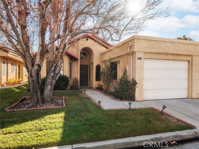 Apple Valley, CA 92308,19033 Elm Drive