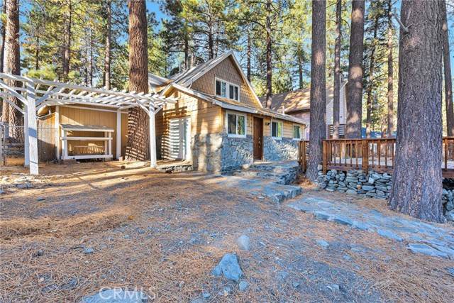Wrightwood, CA 92397,1329 Helen Street
