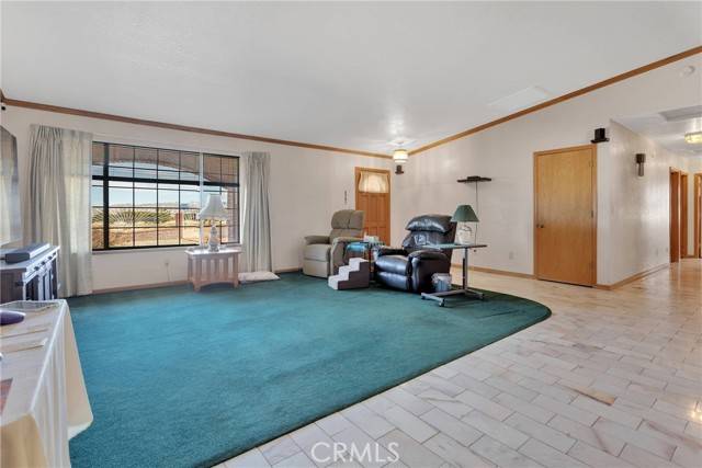 Hesperia, CA 92345,8756 Oakwood Avenue