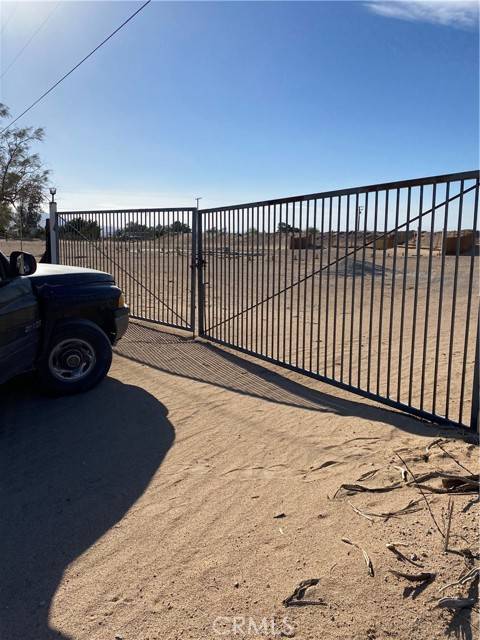 Newberry Springs, CA 92365,39375 Tami