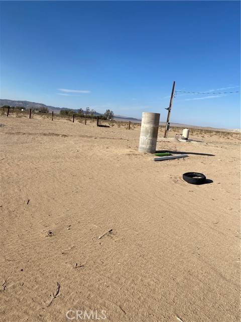 Newberry Springs, CA 92365,39375 Tami