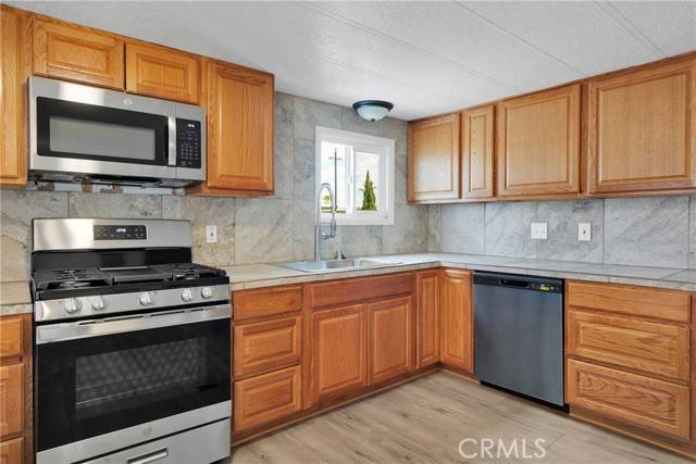 Victorville, CA 92392,15252 Seneca #270