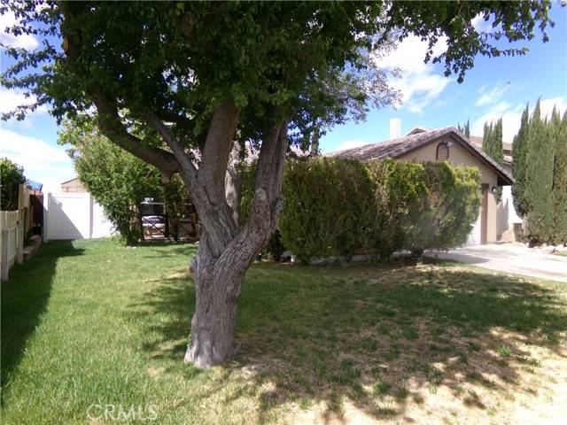 Adelanto, CA 92301,10878 Bonanza Road