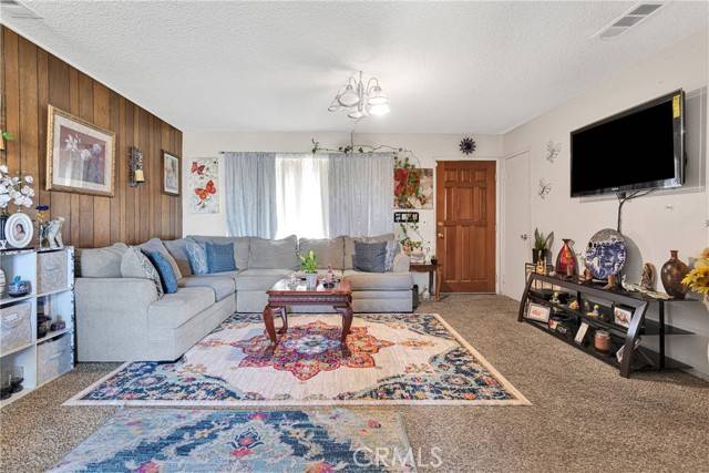 Apple Valley, CA 92307,21872 Hurons Avenue