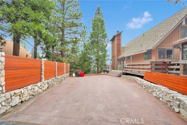 Lake Arrowhead, CA 92352,825 Grass Valley Road