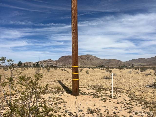 Apple Valley, CA 92308,1 Las Tunas