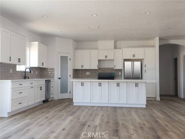 Apple Valley, CA 92307,21053 Huasna Road