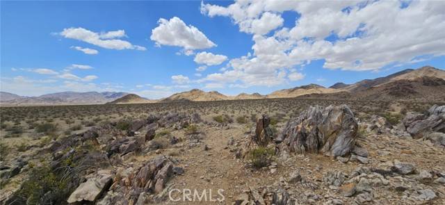 Lucerne Valley, CA 92356,800 Monolith