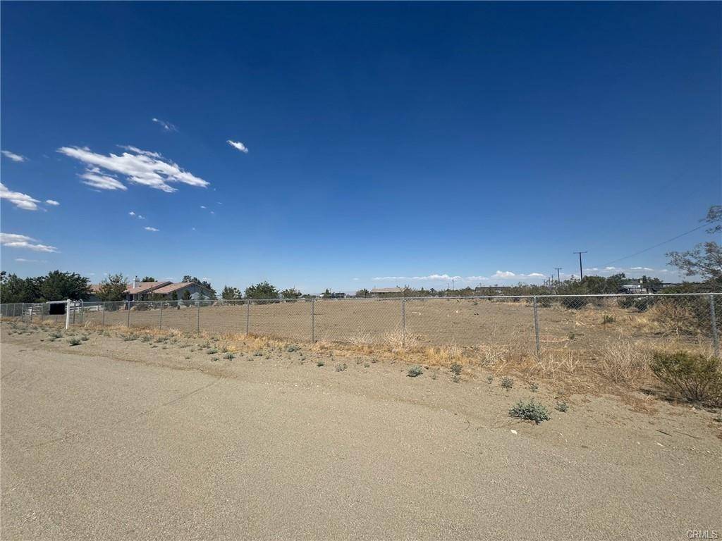 Pinon Hills, CA 92372,0 Corton