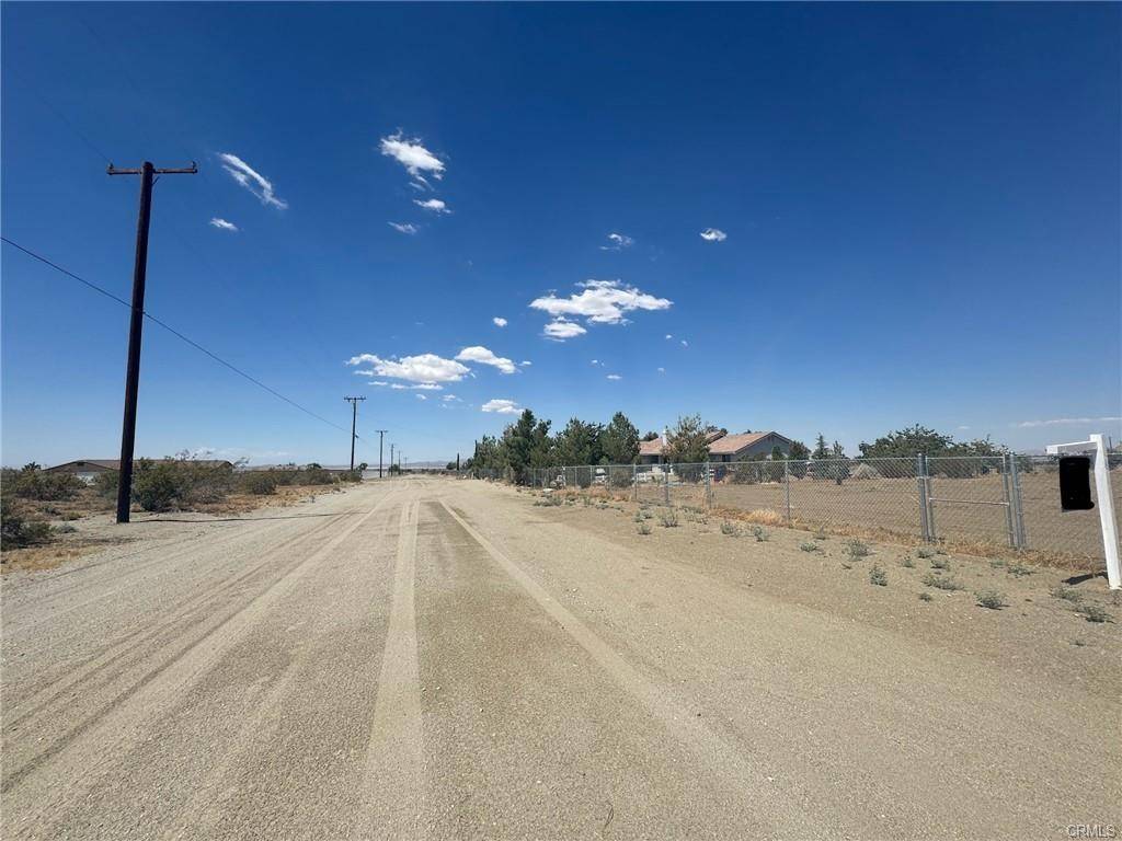 Pinon Hills, CA 92372,0 Corton