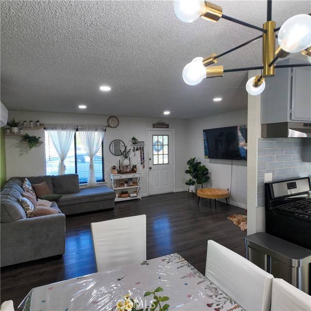 Hesperia, CA 92345,9754 5th Avenue