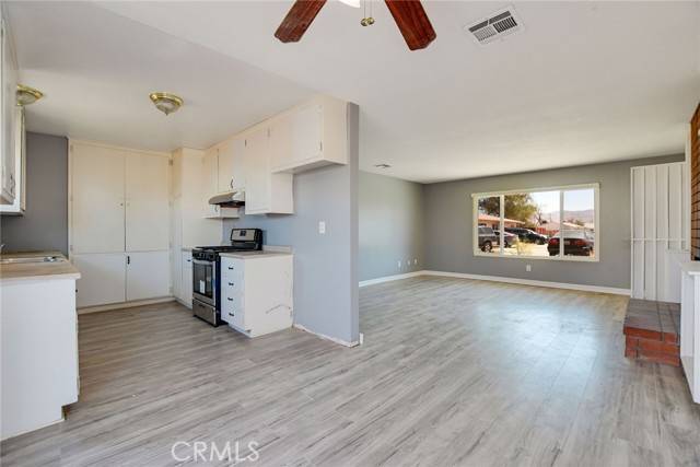 Apple Valley, CA 92308,13388 Mohawk Road