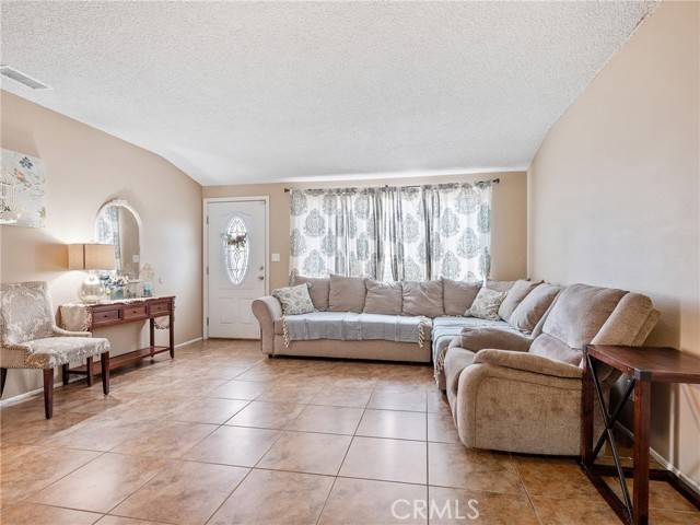 Hesperia, CA 92345,16009 Cajon Street