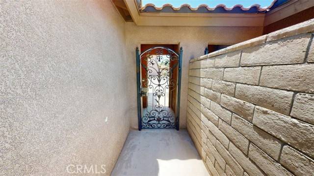 Apple Valley, CA 92307,14171 Jicarilla Road #305