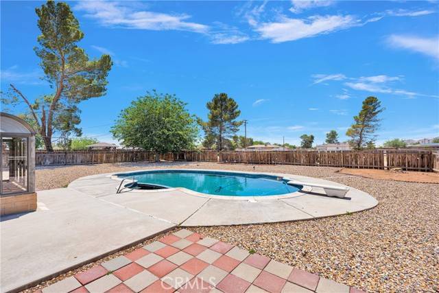 Apple Valley, CA 92307,15530 Dakota Road