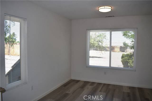 Hesperia, CA 92345,13548 Mount Ranier Way