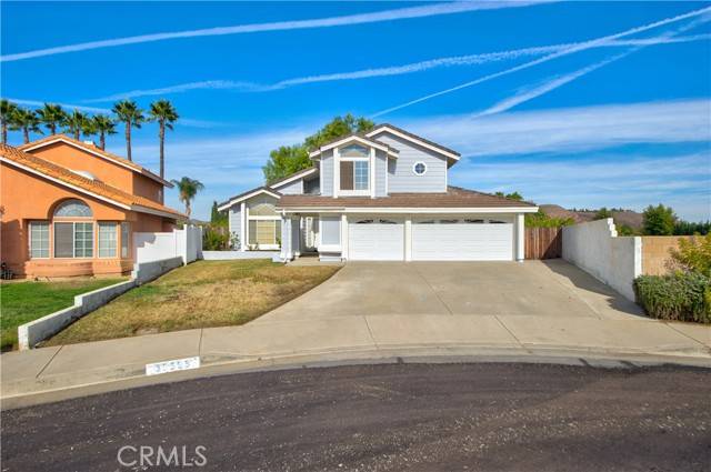 Murrieta, CA 92563,39595 Apple Tree Circle