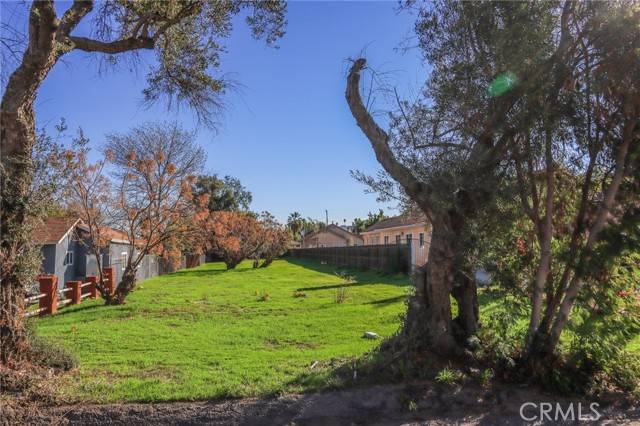 Corona, CA 92882,147 N Vicentia