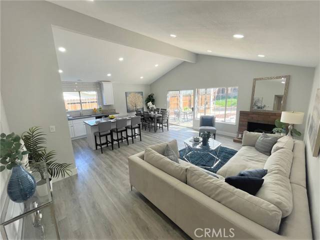 Corona, CA 92879,956 Redwood Court