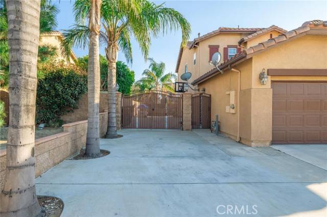 Eastvale, CA 92880,6277 Cattleman Drive