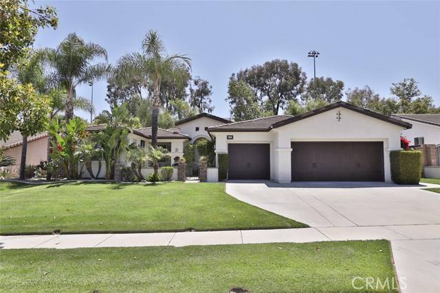 Corona, CA 92883,4181 Shoalcreek Drive