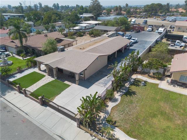 Fontana, CA 92335,9828 Carob Avenue