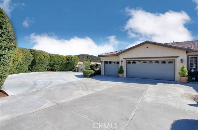 Yucaipa, CA 92399,38897 County Line Road