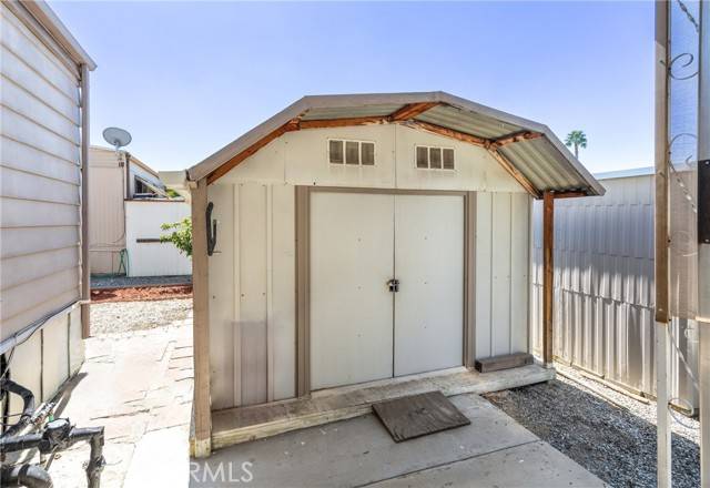 Hemet, CA 92543,725 W Thornton #14