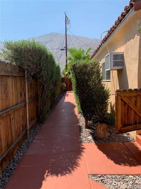 Palm Springs, CA 92264,585 Calle Abronia #b