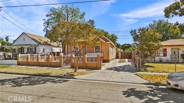 Riverside, CA 92507,2158 11th Street