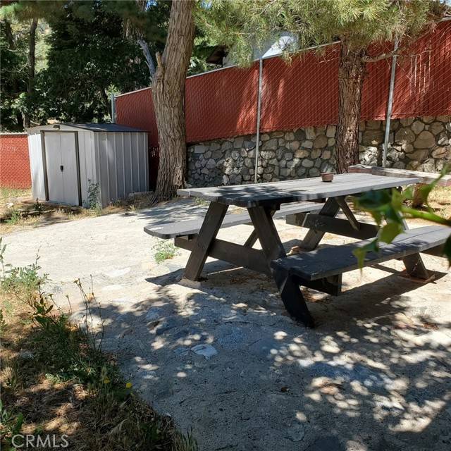 Crestline, CA 92325,22943 Cedar Way