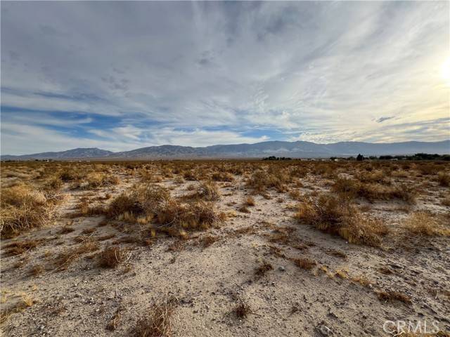 Lucerne Valley, CA 92356,0 Old Woman Springs