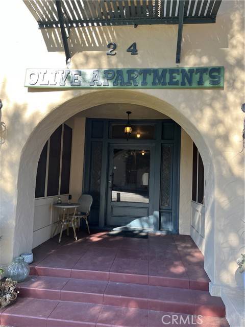 Redlands, CA 92373,24 W Olive Avenue #9