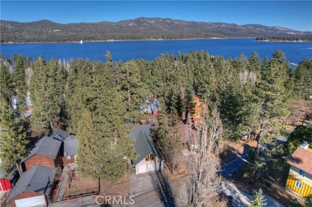 Big Bear Lake, CA 92315,40192 Narrow Lane