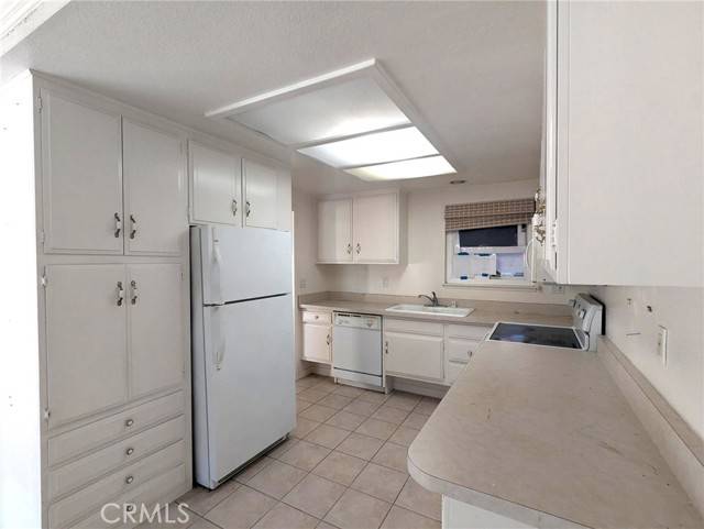 Laguna Woods, CA 92637,2296 Via Puerta #B